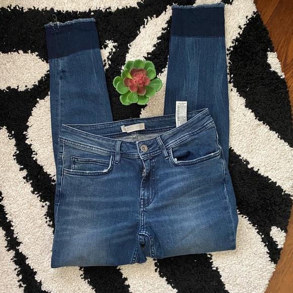 Zara Blue Distressed Jeans Sz 6